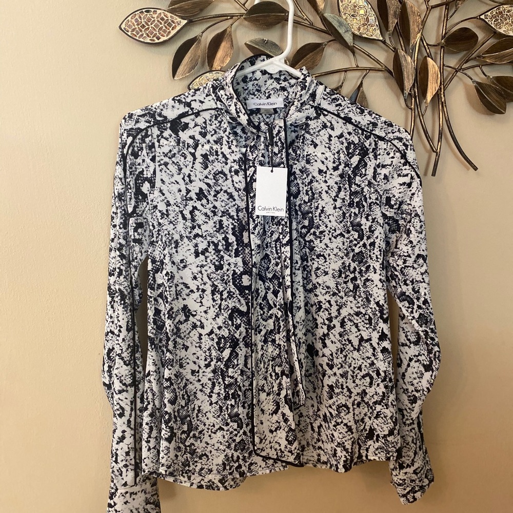 **BNWT** Calvin Klein Blouse 💐
